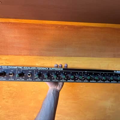 TC Electronic TC 1220 PARAMETRIC EQUALIZER / FEEDBACK SUPPRESSOR anni 90