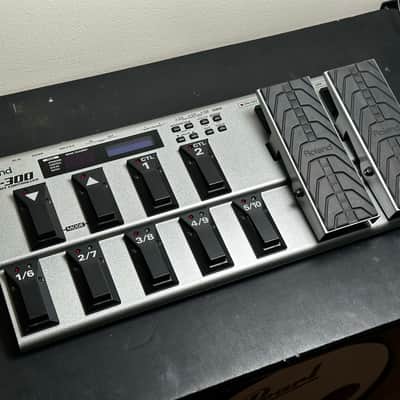 Roland FC-300 MIDI Footswitch Controller 2010s - Silver image 1