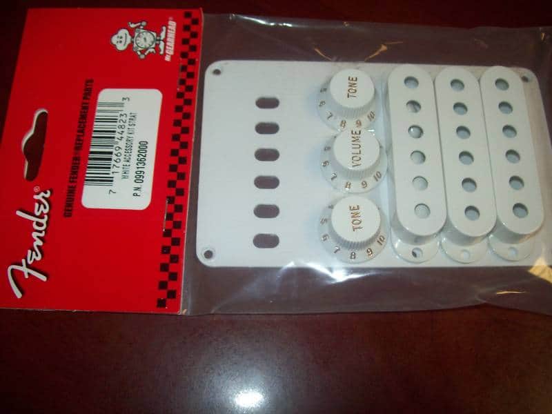 Genuine Fender Strat Accessory Kit - WHITE, 099-1362-000 image 1