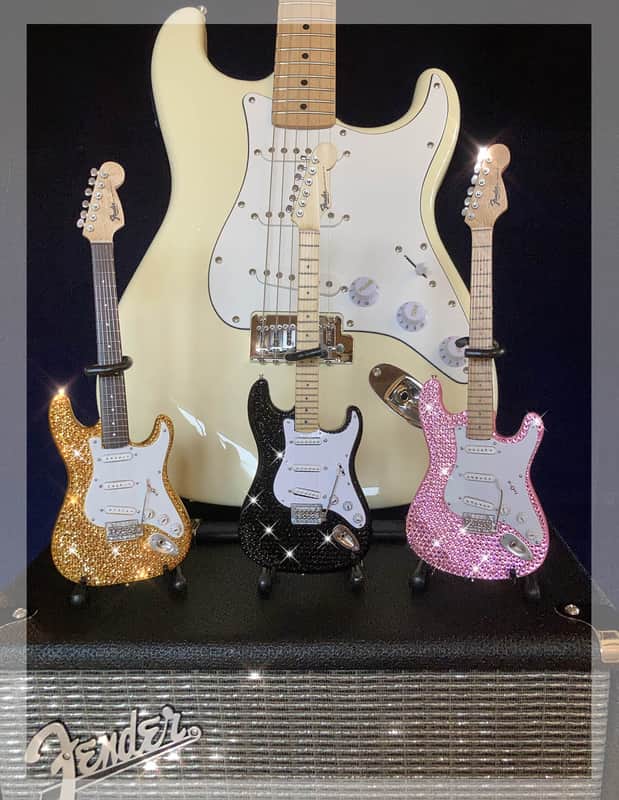 Axe Heaven Fender Stratocaster 1:4 miniature Replica 2024 - Swarovski Crystals image 1