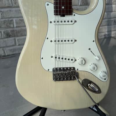 Michael Tuttle Custom Classic S - Mary Kay White Nitro image 1