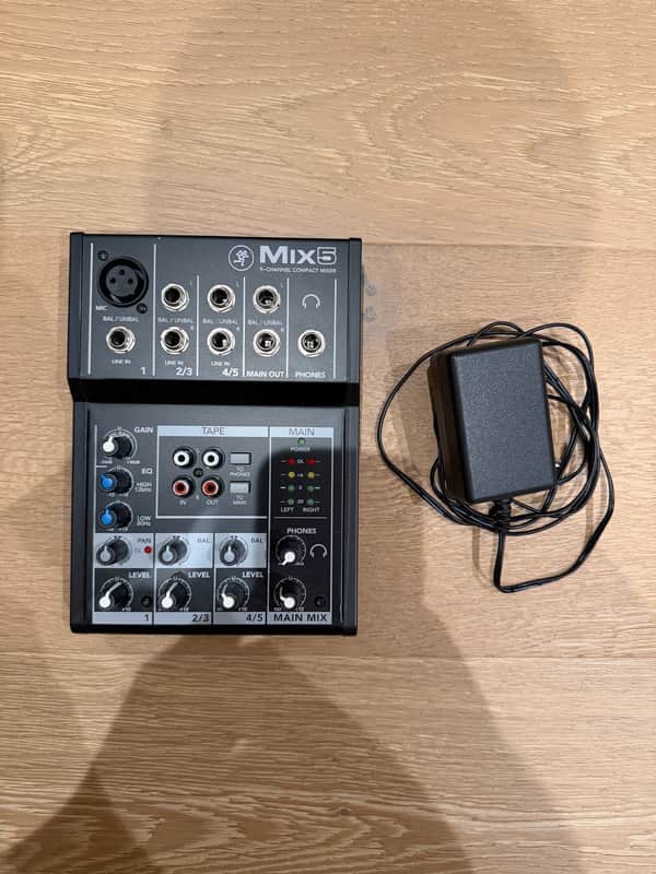Mackie Mix5 5-Channel Compact Mixer 2015 - Present - Black image 1