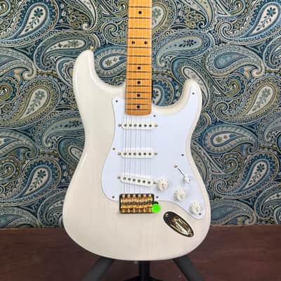 Fender Limited Edition Vintera III Late '50s Stratocaster White Blonde w/Gig Bag image 2