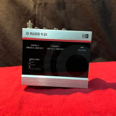 Native Instruments Audio 4 DJ USB Interface image 1
