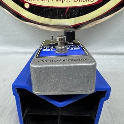 Electro-Harmonix Neo Clone Chorus Pedal image 3