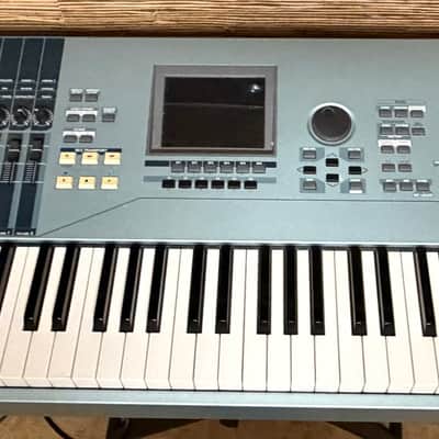 Yamaha Motif XS 8 Production Synthesizer 2000s - Gray