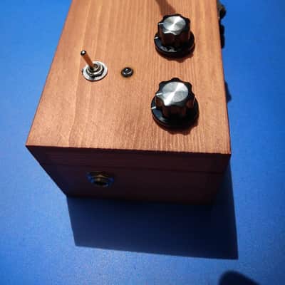 Theremin Planet.  Antenna controlled pitch theremin. Wooden box. image 3