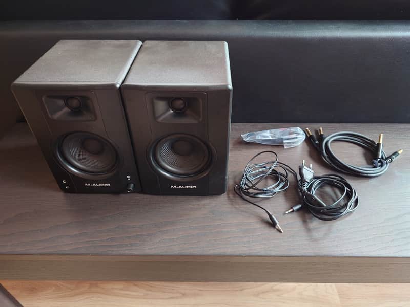 M-Audio BX4 BT + 2x 1m Jack cables image 1