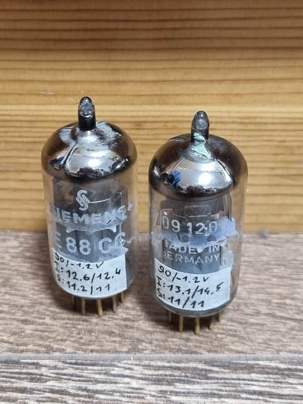 Siemens E88CC / 6922 Preamp Tubes 1973 Gold Pin image 1