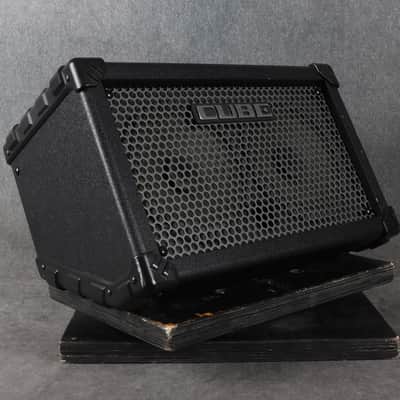 Roland Cube Street Combo Amp - 2nd Hand image 3
