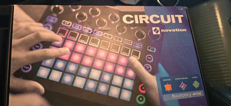Novation Circuit Groovebox 2015 - 2021 - Black image 1