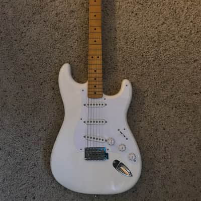 Squier Classic Vibe Stratocaster (w/ Fender Custom Shop Texas Special Pickups) 2013 Olympic White image 1