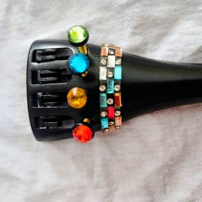 Rozannas violins Lumina 4/4 Violin Outfit, Color Coded Crystal Fine Tuners 2025 - Varnish image 4