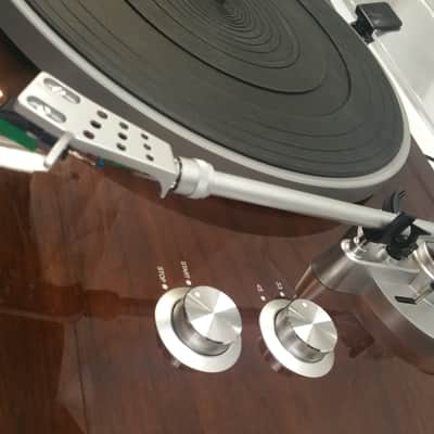 Akai BT500 Belt-Drive Bluetooth Turntable image 13