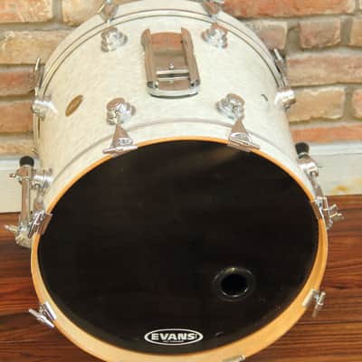 RARE DW Collector's - vintage marine pearl "18 bass drum image 4