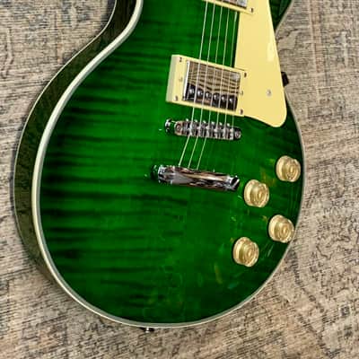 Rafferty Single cut 2023 - Green flame image 1