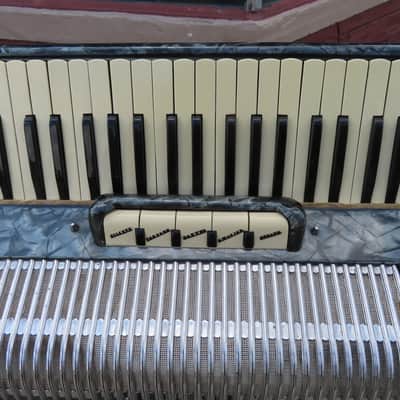 LODUCA BROS PETITE GRANDE 1960's 3/4 120 BASS ACCORDION BLACK PEARL IMMACULATE on SALE!$! image 3