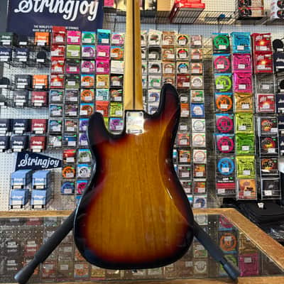 Squier Classic Vibe '60s Precision Bass 3-Color Sunburst image 5