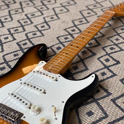 '94 Fender US Vintage Series - '57 Reissue Stratocaster - 2 Colour Sunburst image 13