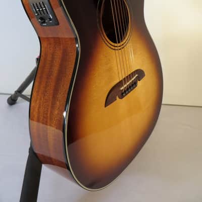 Alvarez Masterworks MF610ESB 50th Anniversary OM Sunburst W/ HSC Solid Wood Never Played 2016 NOS image 7