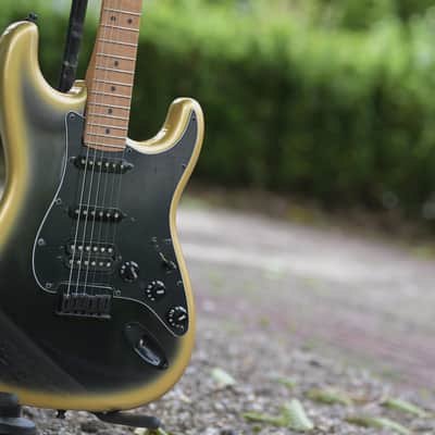 Fender Limited Edition American Professional II Stratocaster HSS - Gold Night image 3