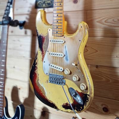 Buttarini Guitars S-50s Heavy Relic - Vintage White over 3T Sunburst image 23