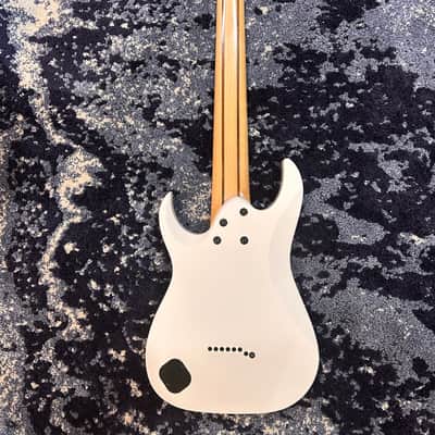 Ibanez TAM10-WH Tosin Abasi Signature 2014 - 2016 - White image 5