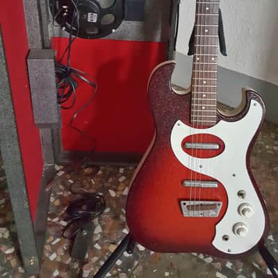 Silvertone 1457 with case amplifier 1963 - Red Sparkle burst image 2