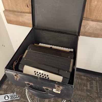 Artisan Royal Accordion, Black, 25/12, Hardshell Case - Used image 9
