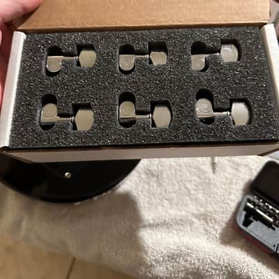 PRS S2/CE Locking Tuning Heads (6) 2010s - Chrome image 1