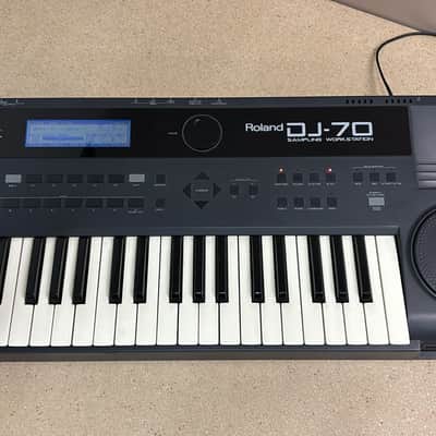 Roland DJ-70 Sampling Workstation 1992 - 1996 - Black image 7