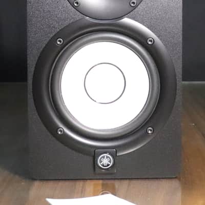 Yamaha HS5 5" Powered Studio Monitor (Pair) 2015 - Present - Black image 8