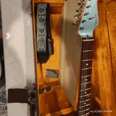 Fender FSR American Deluxe Vintage Player '62 Stratocaster 2005 - 2007 - Ice Blue Metallic with Matching Headstock image 7