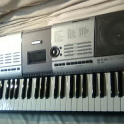 Yamaha PSR-E403 Portable Keyboard. Dead Mint, 100% Tested and Working! image 5