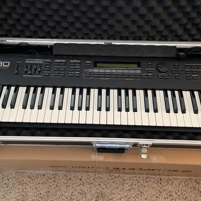 Roland XP-30 61-Key 64-Voice Expanded Synthesizer w/Road Case image 4