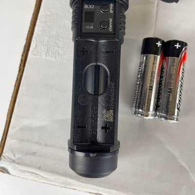 Immagine Shure BLX2/PG58 Handheld Wireless Microphone Transmitter with PG58 Capsule, J11 Band - 4