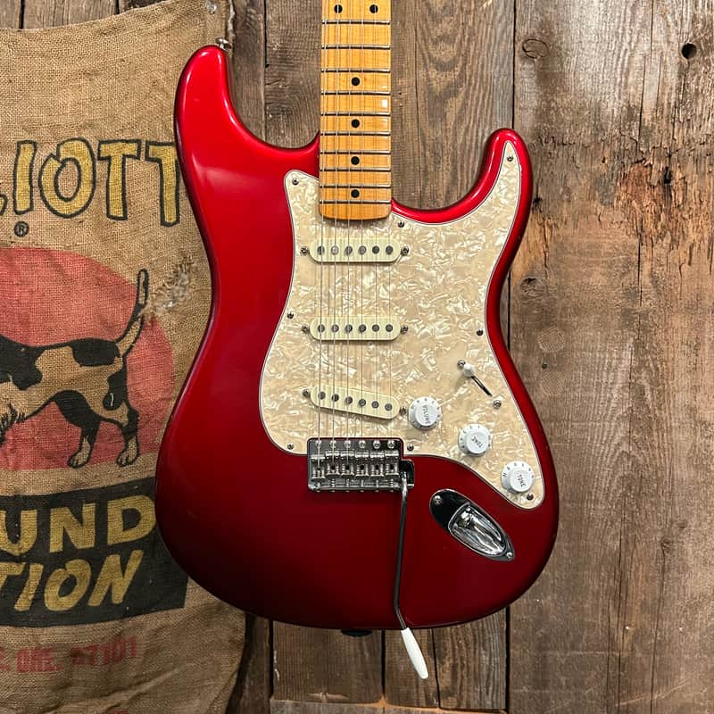 Fender Eric Johnson Stratocaster with Maple Fretboard