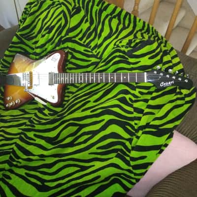 Cozart Firebird Style 2000's - Honeyburst Cozart Firebird-Style Killer Player in Beautiful Honeyburst, Pro Setup, Gigbag image 9