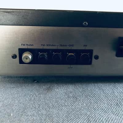 Luxman T-02 Digital Synthesized AM/FM Stereo Tuner 1986 - silver image 7