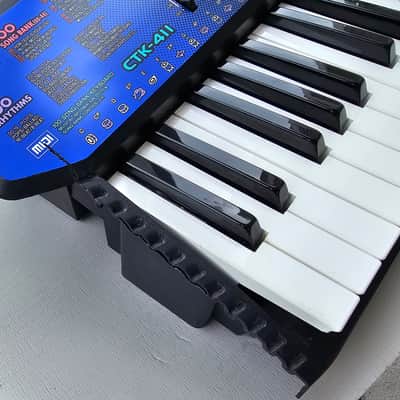 1998 Casio CTK-411 MIDI keyboard, for external speaker, slimmed down image 4