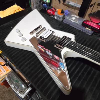 Epiphone Tommy Thayer Signature "White Lightning" Explorer image 17