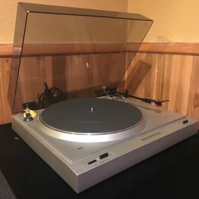 Technics 6202 1977 Silver MCS Semi automatic belt drive turntable phonograph record player image 1