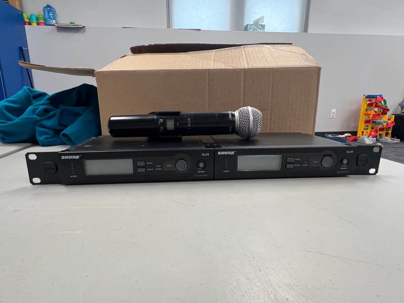 Shure SLX4 Wireless System with SM58 Handheld Mic – Fully Functional image 1