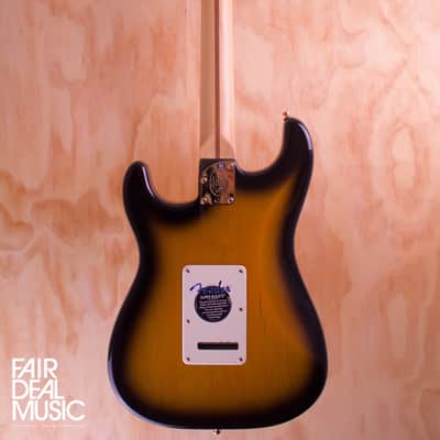 2004 Fender 50th Anniversary American Deluxe Stratocaster in Sunburst, USED image 4