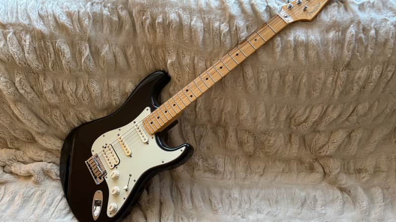 Fender American Deluxe Stratocaster V-Neck 2011 - 2015 | Reverb
