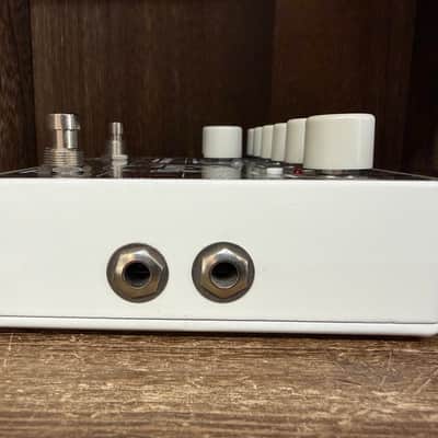 Electro-Harmonix Lester G Deluxe Rotary Speaker 2015 - Present - Black / Brown image 5