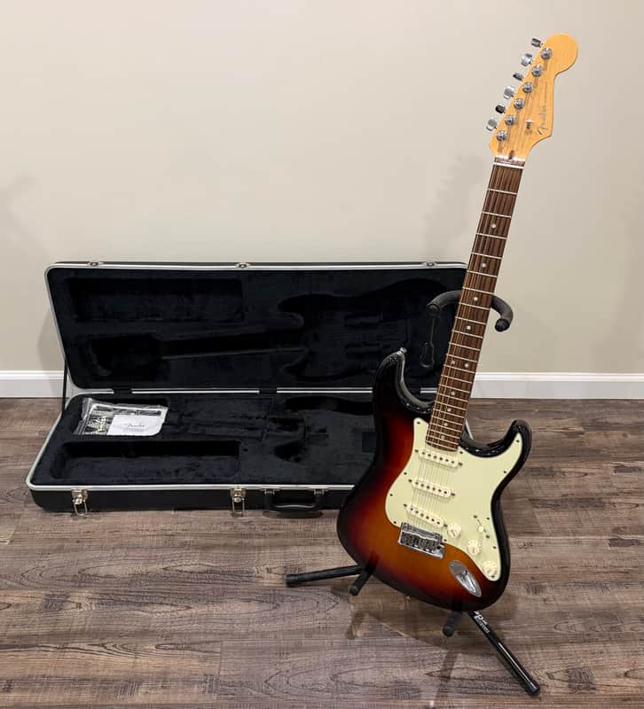 2011 Fender American Deluxe Stratocaster – 3-Color Sunburst – Rosewood – N3 Noiseless – USA + Hardshell Case