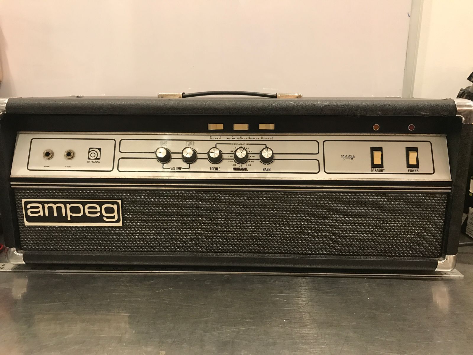 Ampeg V-4B 2-Channel 100-Watt Bass Head | Reverb Canada