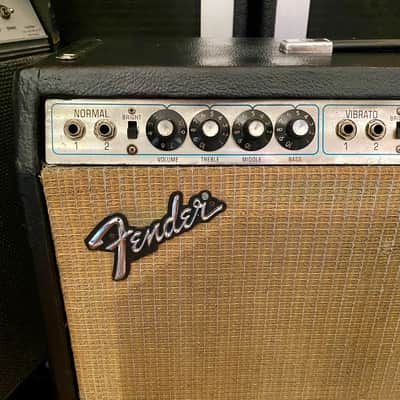 Fender Vibrosonic Reverb 2-Channel 100-Watt 1x15" Guitar Combo Silverface 1976 image 3