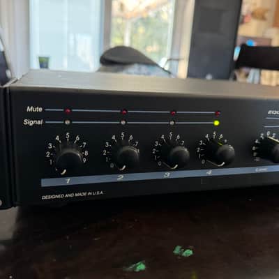 Peavey Architectural Acoustics UMA 1502 Integrated Modular Amplifier Commercial image 2